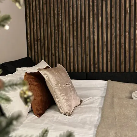 Wolf Street Spirit, Free Parking N Nearby Bus Stop * Rovaniemi